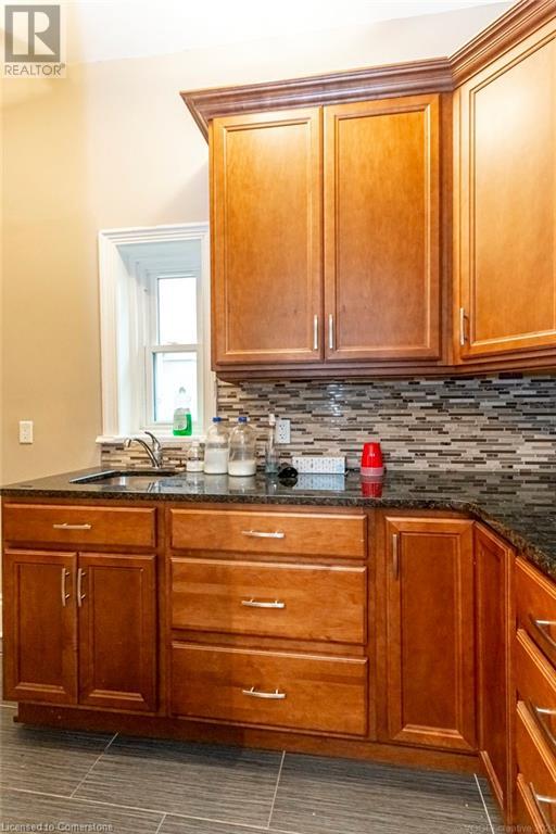 203 Macnab Street S Property Photo 15