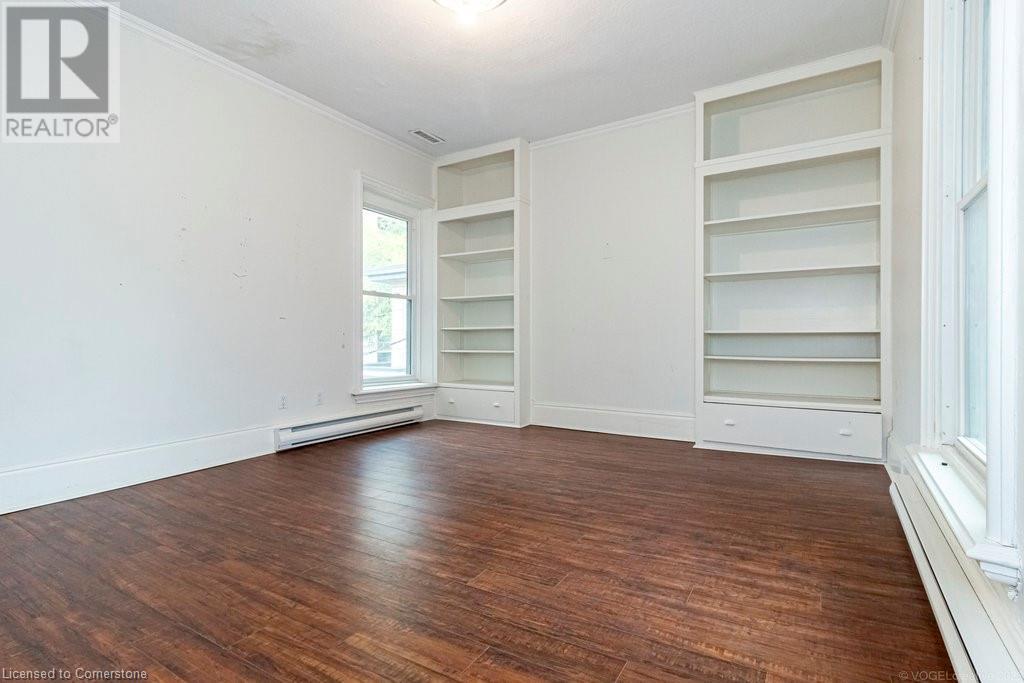 203 Macnab Street S Property Photo 27