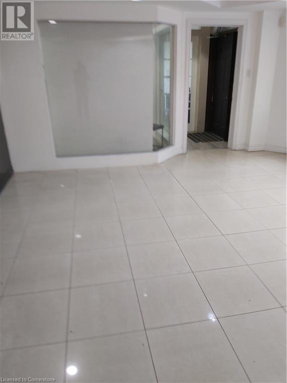 637 Upper James Street Property Photo 2