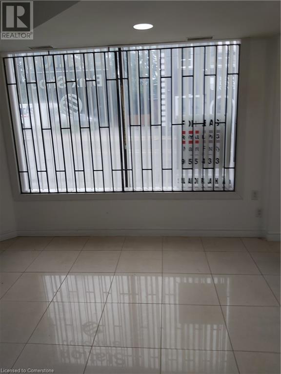 637 Upper James Street Property Photo 4