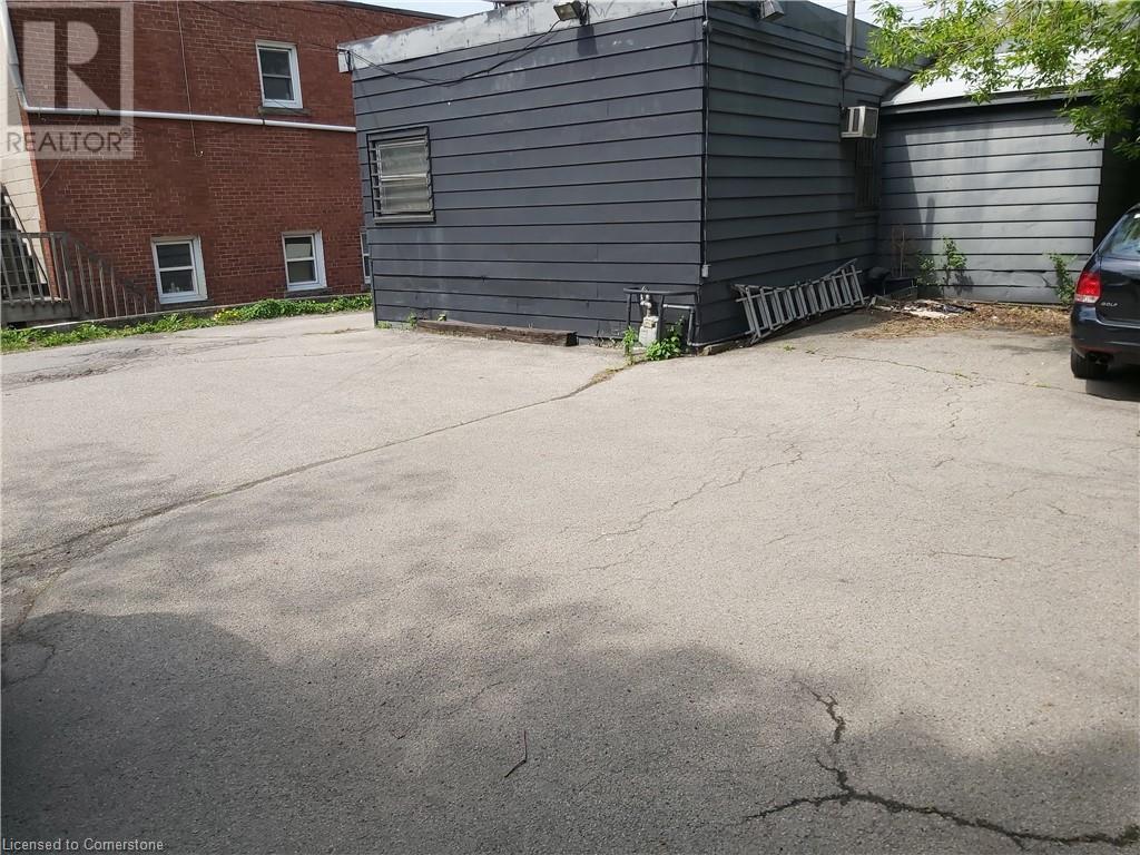 637 Upper James Street Property Photo 9