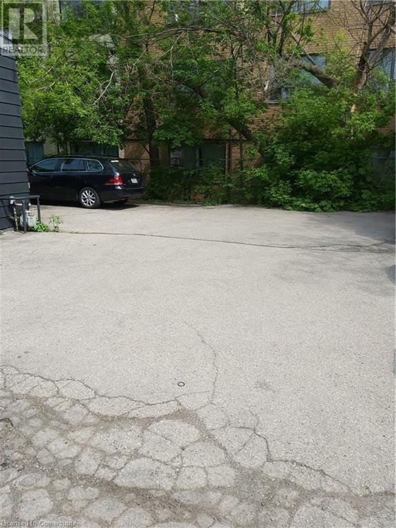 637 Upper James Street Property Photo 12