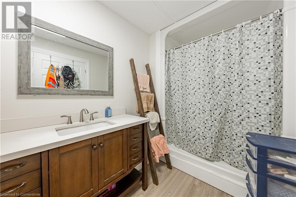 4 Middleport Road Property Photo 30