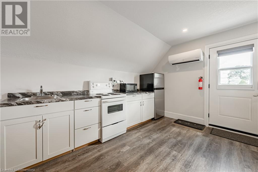 4 Middleport Road Property Photo 37