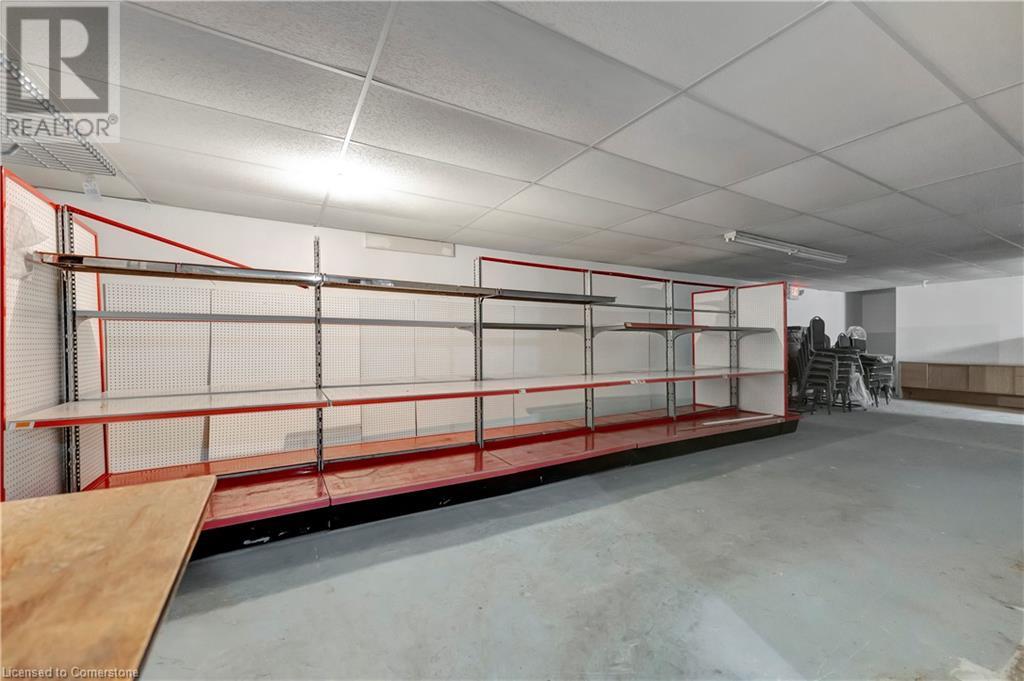 225 Parkdale Avenue N Property Photo 48