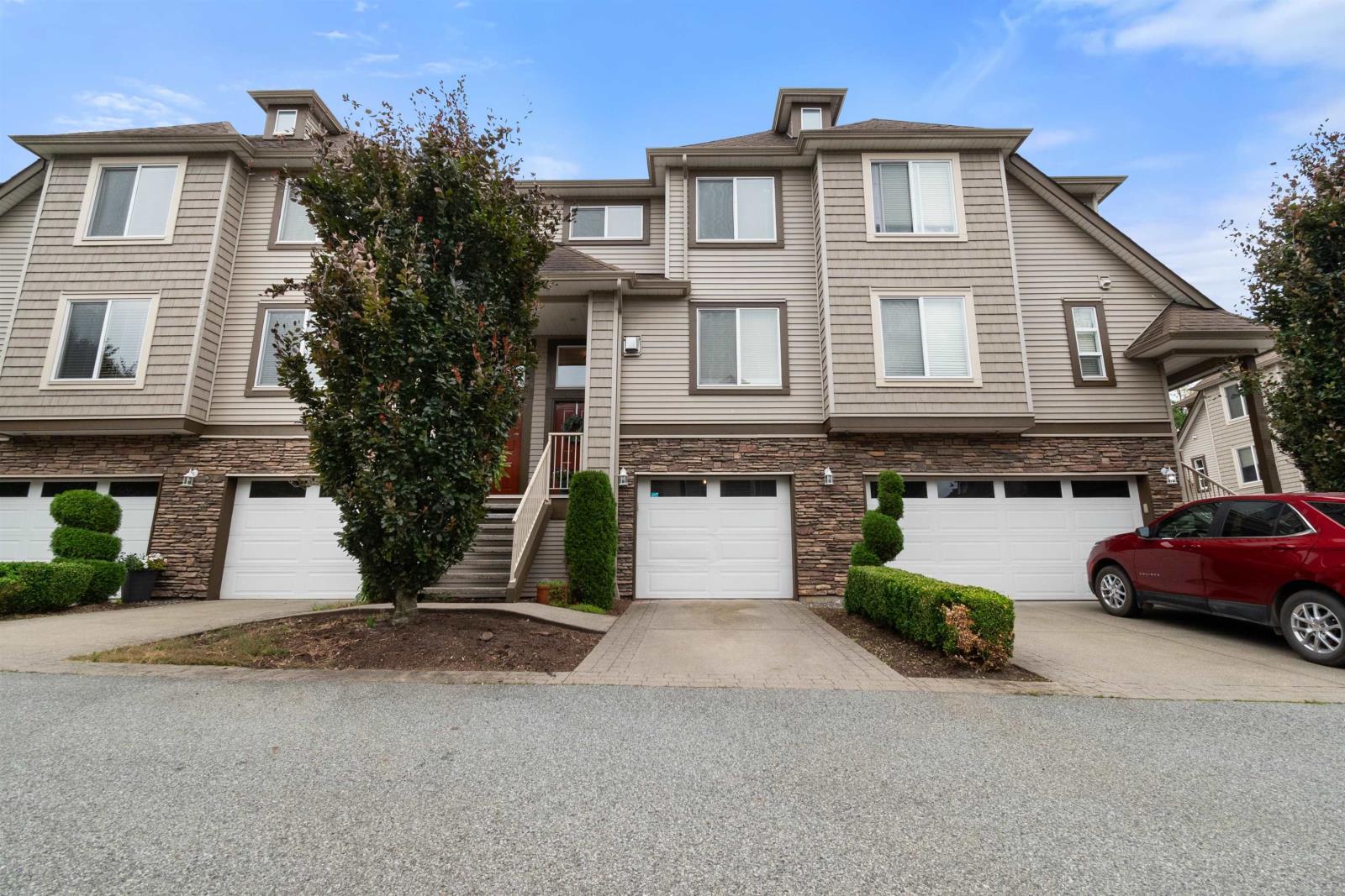28 46778 Hudson Road Property Photo 1
