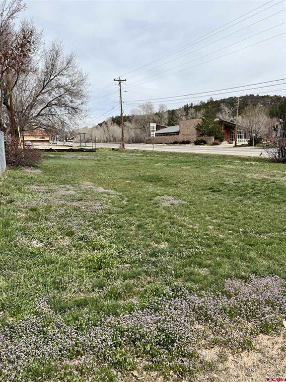 901 Railroad Ave Property Photo 1