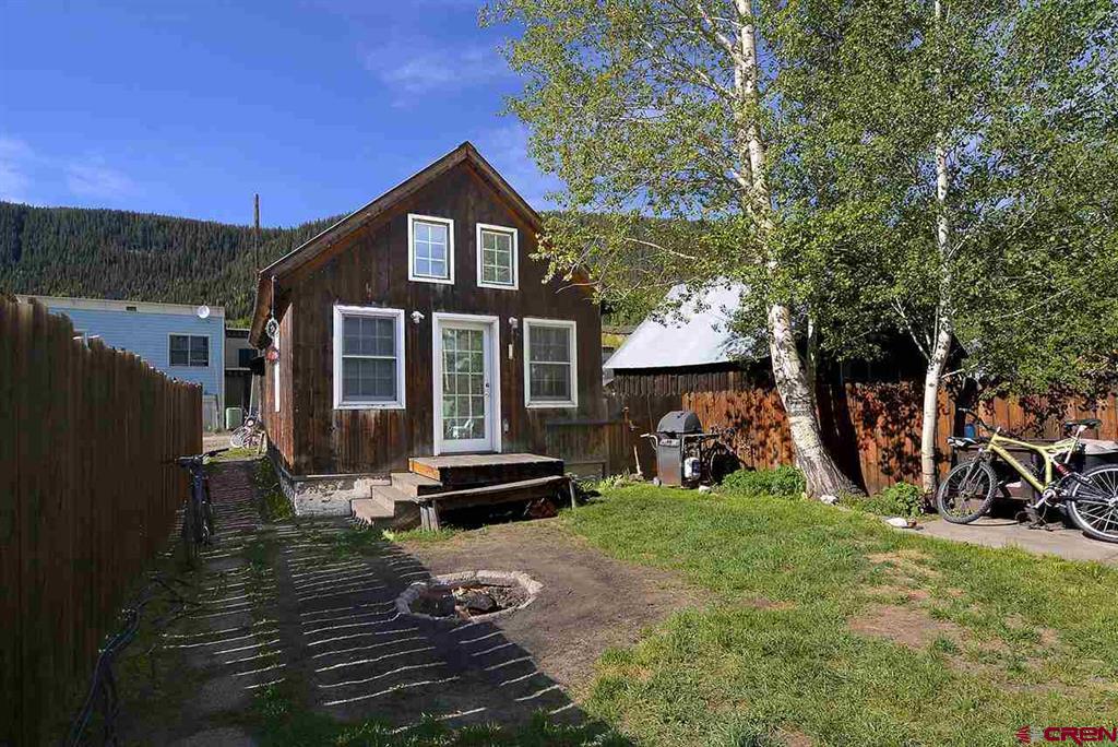 308 Whiterock Avenue Property Photo 2