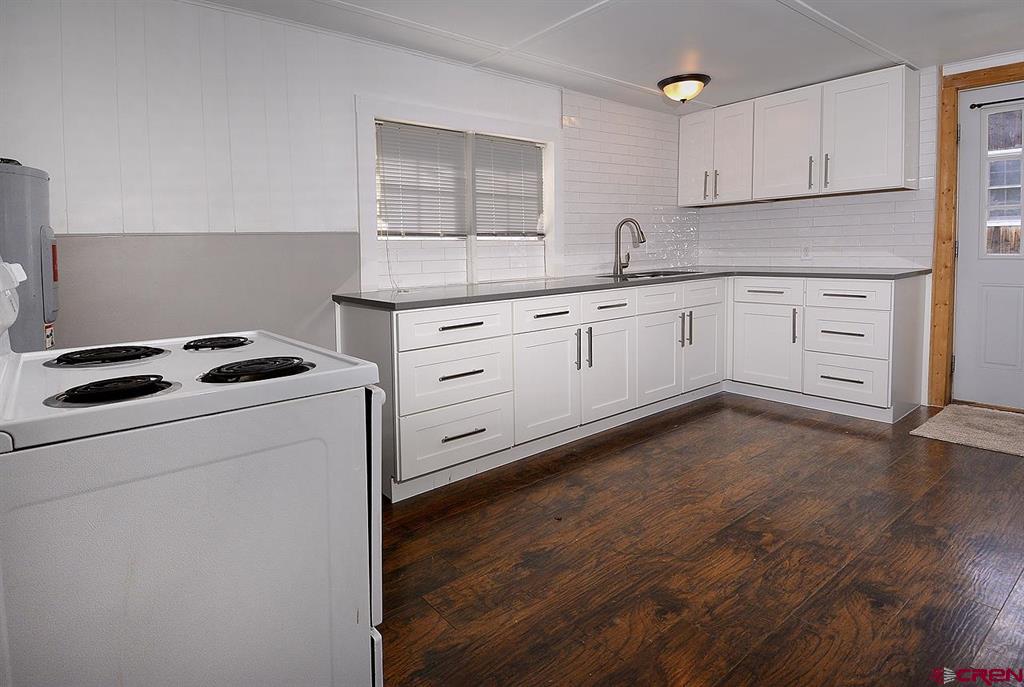 308 Whiterock Avenue Property Photo 4