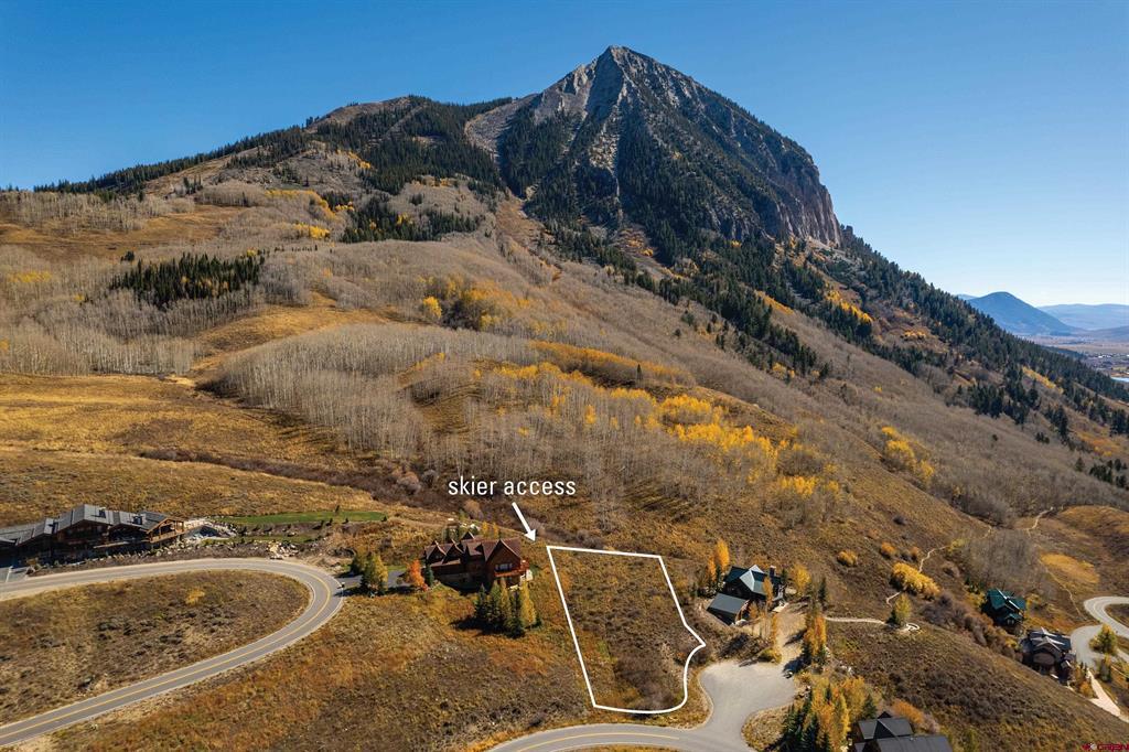 1 Summit Court Property Photo