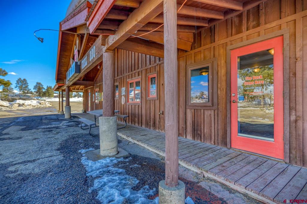 19 Navajo Trail Drive Property Photo 7