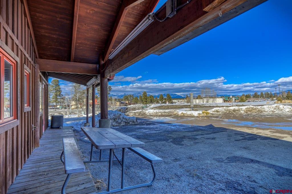 19 Navajo Trail Drive Property Photo 8