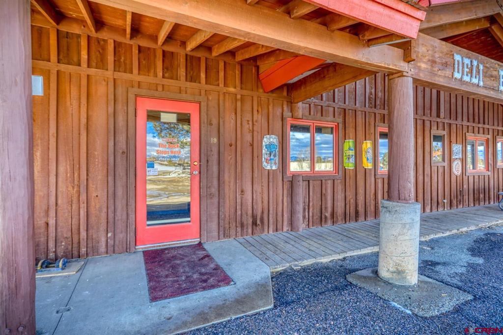 19 Navajo Trail Drive Property Photo 9