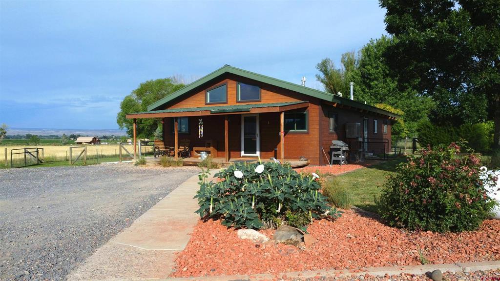17938 B Road Property Photo 2