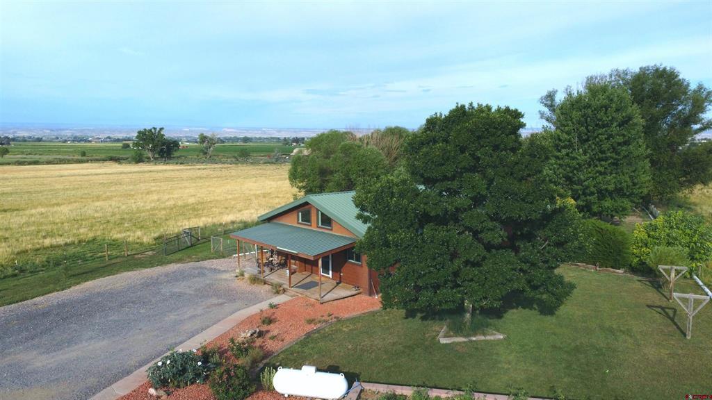 17938 B Road Property Photo 3
