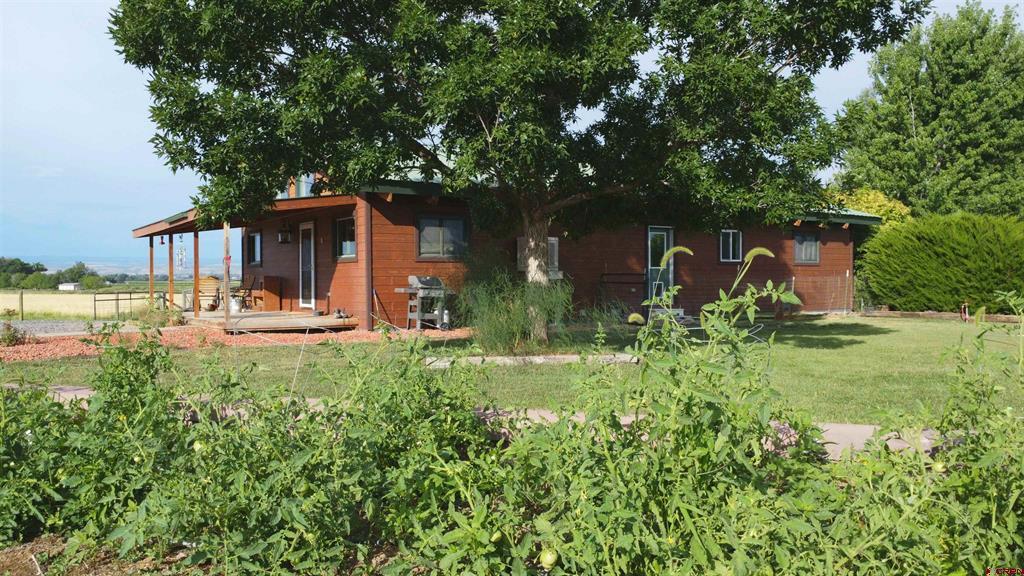 17938 B Road Property Photo 4