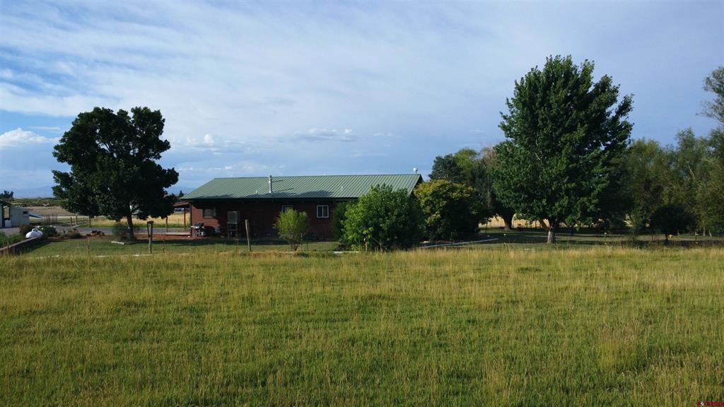 17938 B Road Property Photo 5