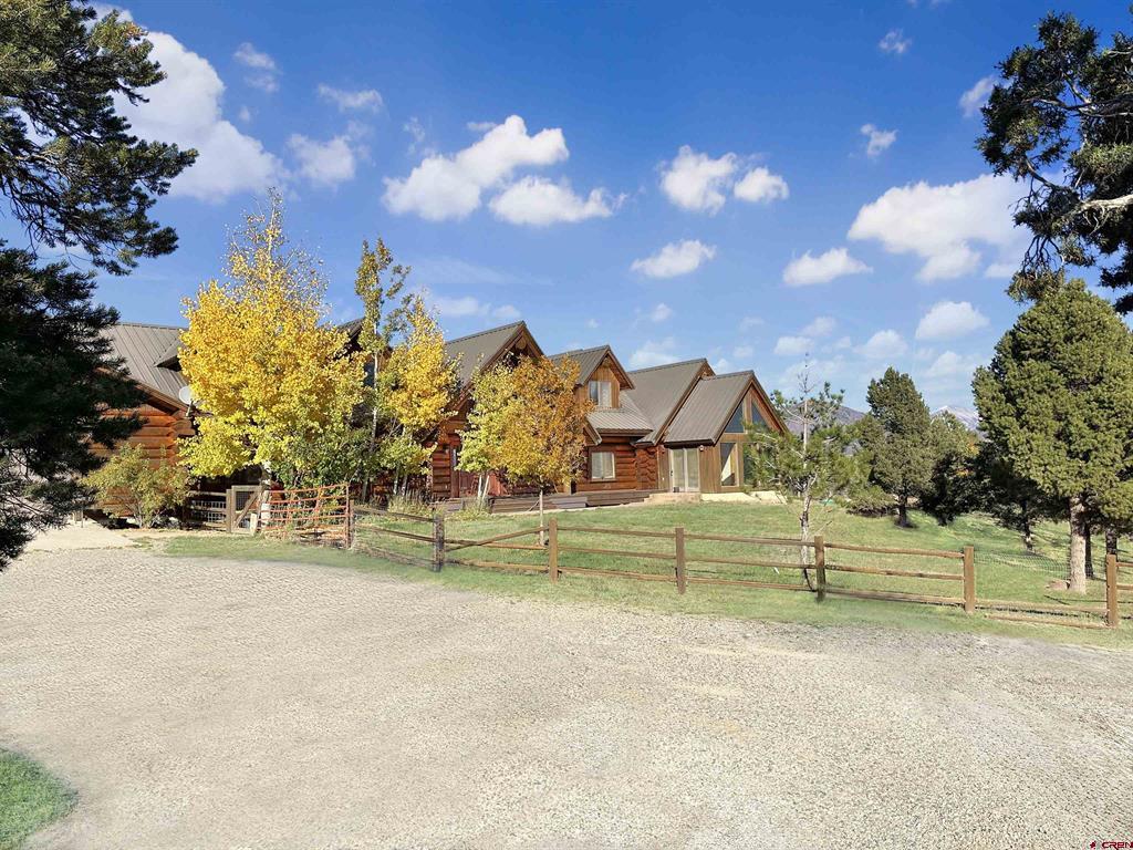 1830 Black Canyon Road Property Photo 2