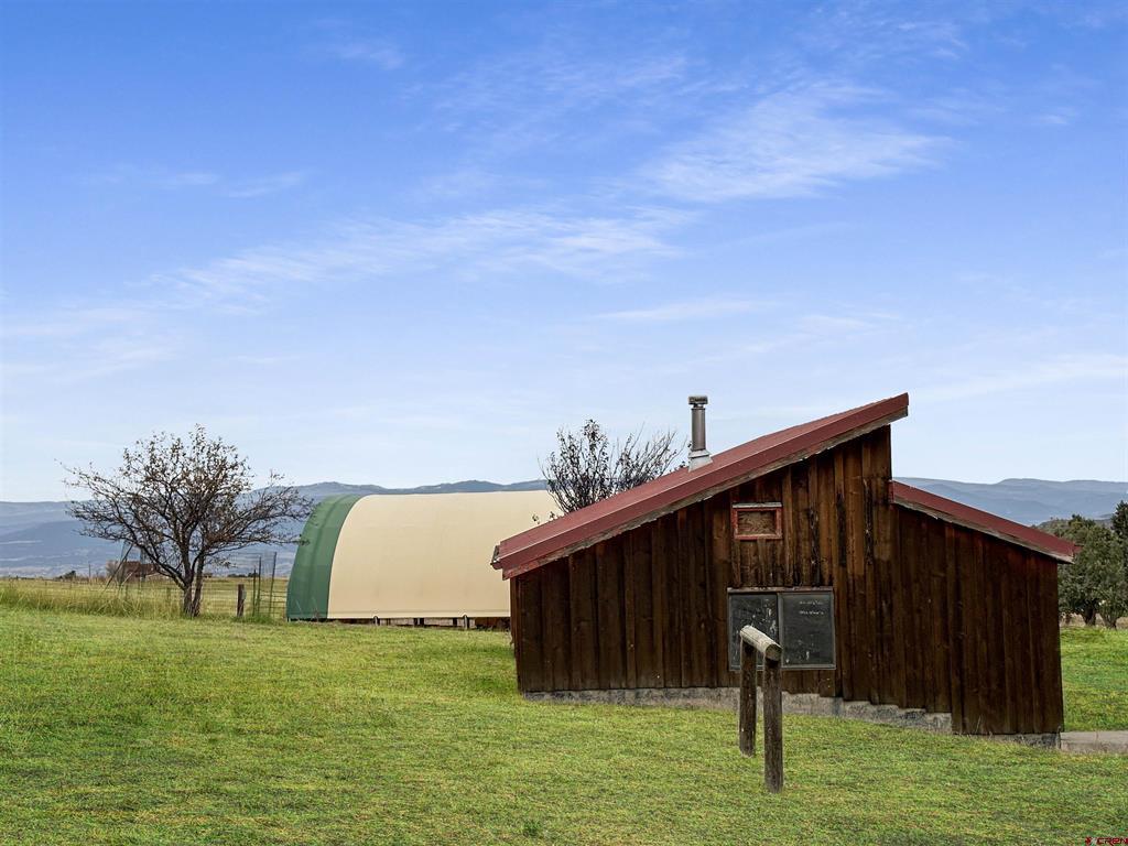 1830 Black Canyon Road Property Photo 5