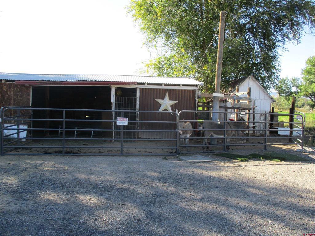 665 1725 Road Property Photo 12