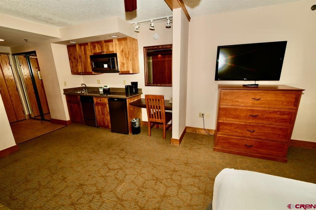 6 Emmons Road Property Photo 8