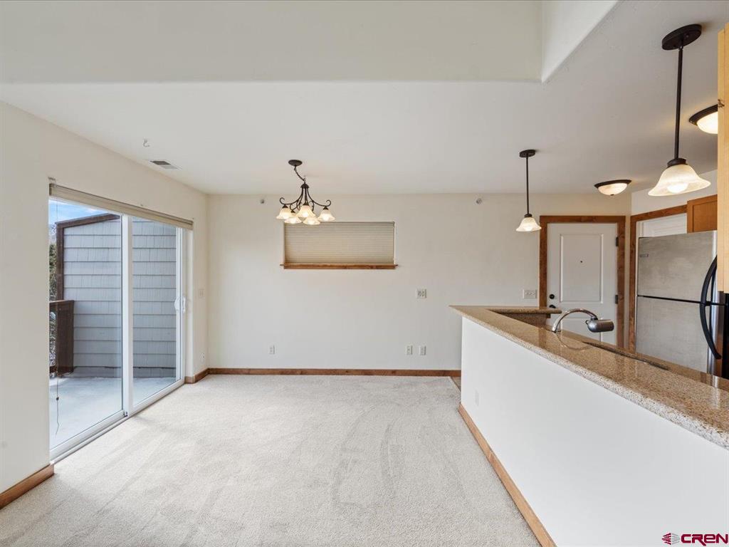 550 Redcliff Circle Property Photo 7