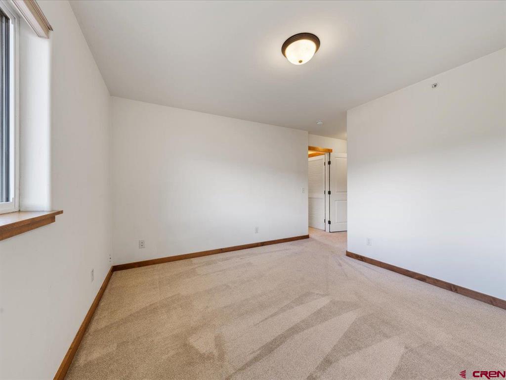 550 Redcliff Circle Property Photo 18