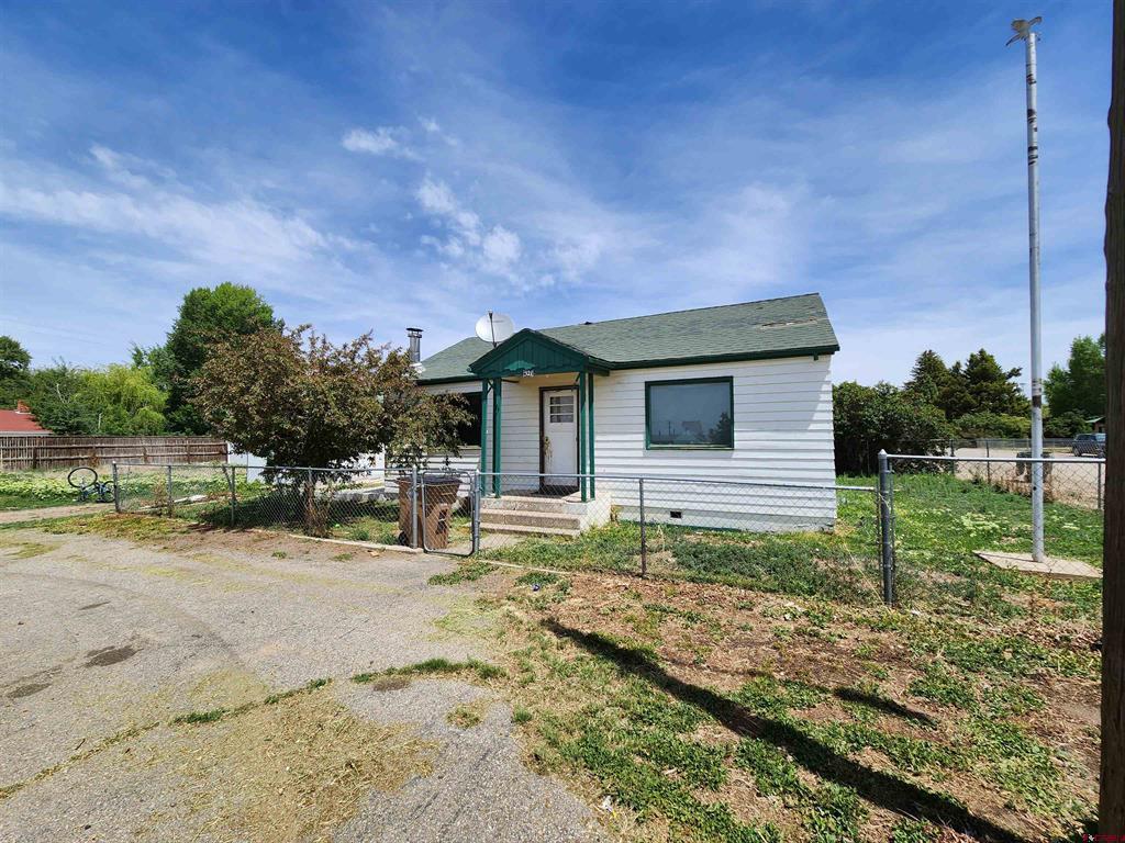 521 6th Street Property Photo