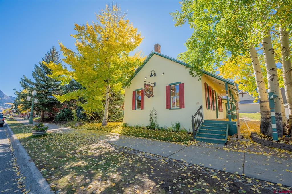 418 Elk Avenue Property Photo 6