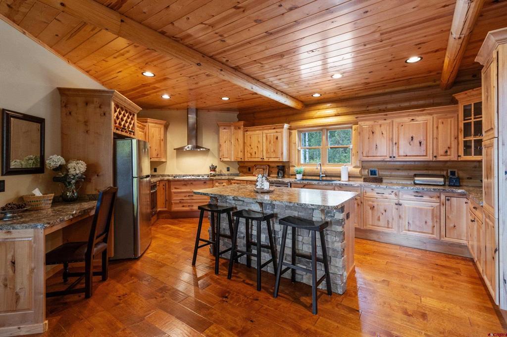 640 Clear View Road Property Photo 3