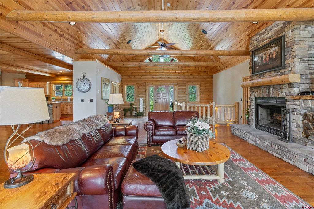 640 Clear View Road Property Photo 8