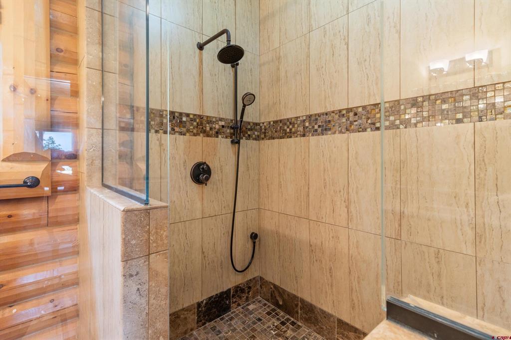 640 Clear View Road Property Photo 18