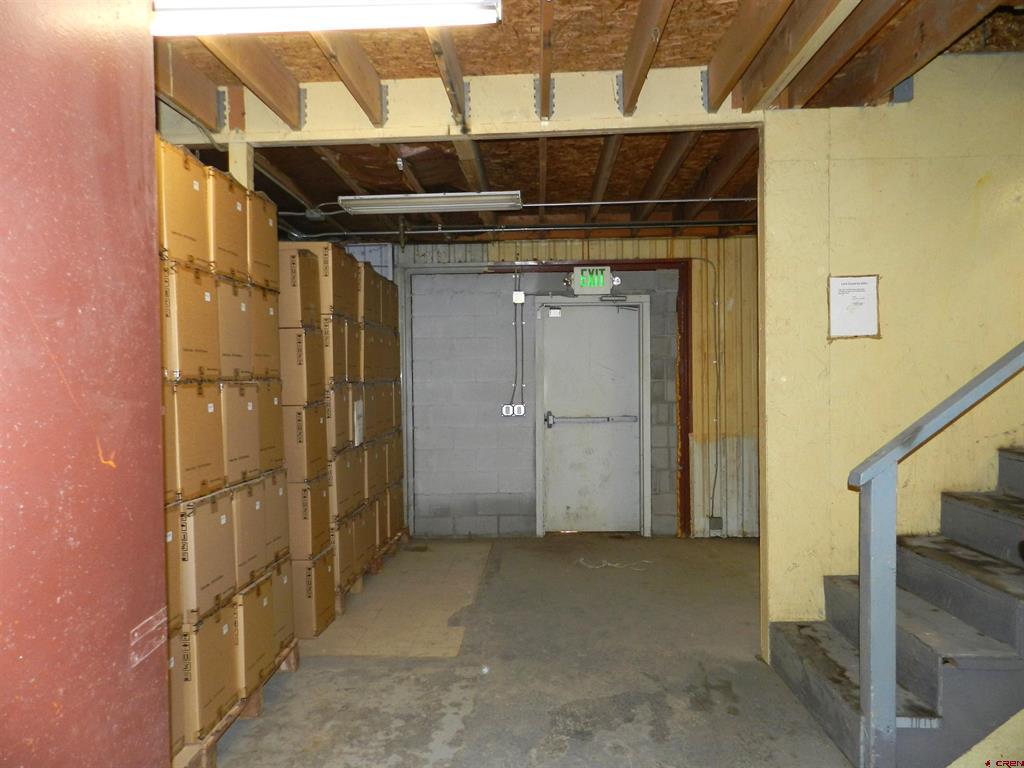 2520 N River Road Property Photo 17