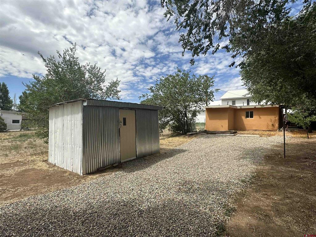 111 S Elm Street Property Photo 3