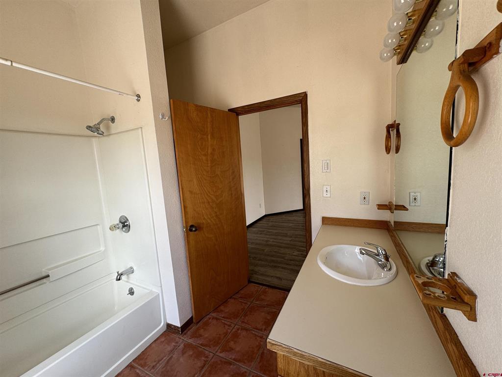 408 Road 4020 Property Photo 14