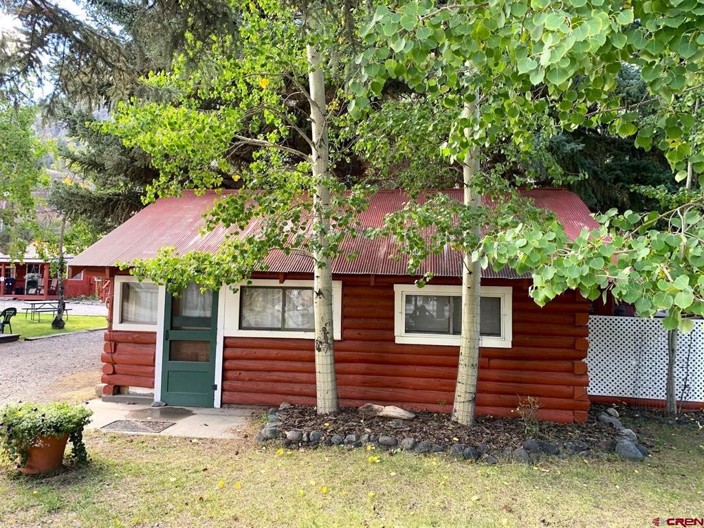 331 N Gunnison Avenue Property Photo 1