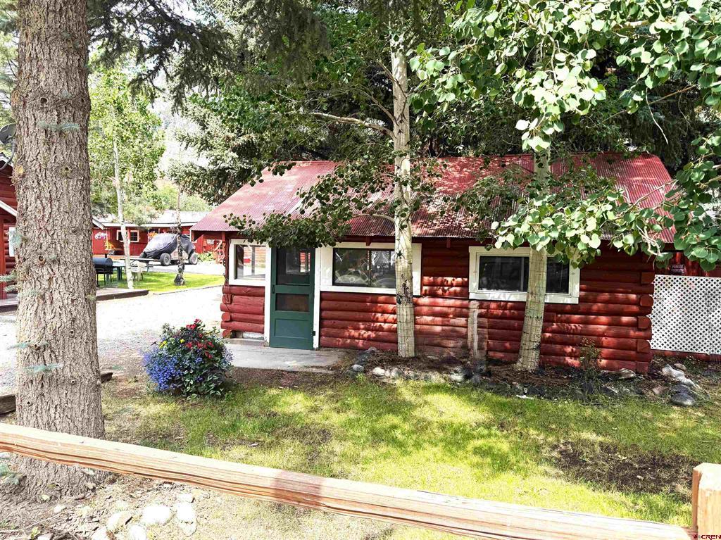 331 N Gunnison Avenue Property Photo 1