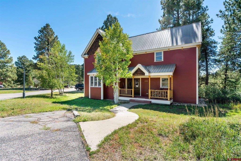 308 Silver Queen Property Photo 3