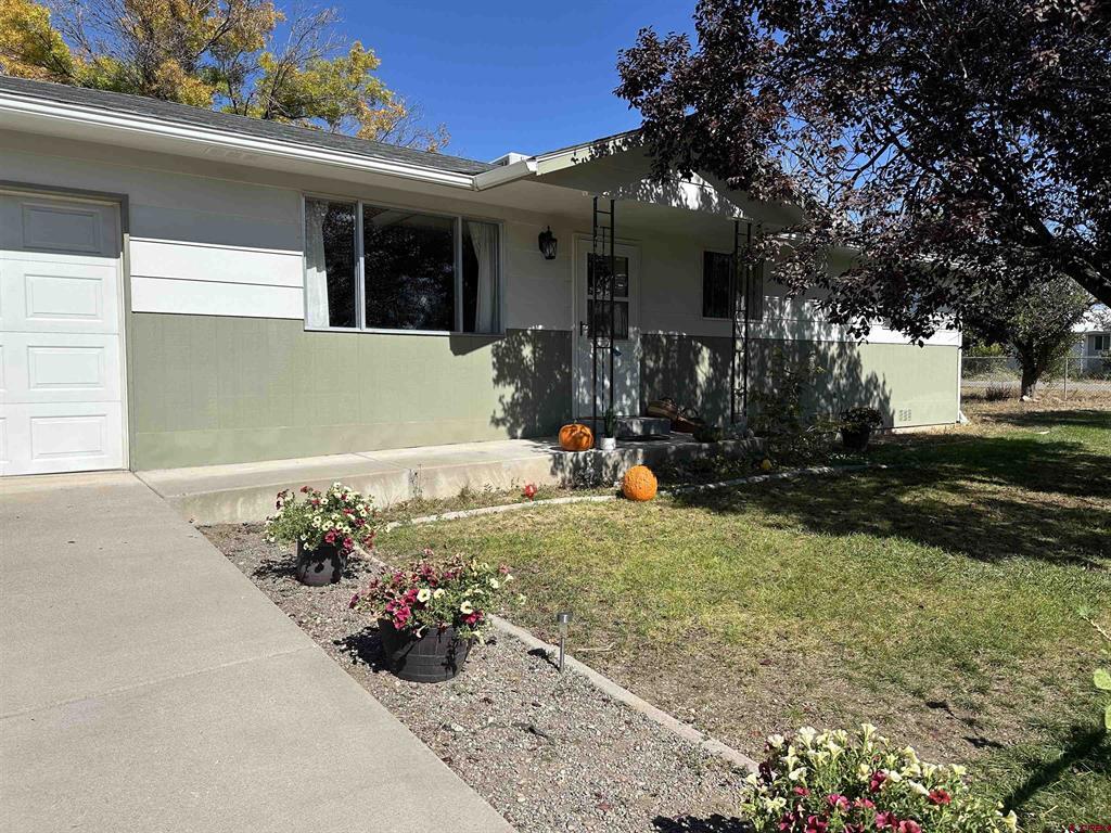 30985 Elberta Street Property Photo