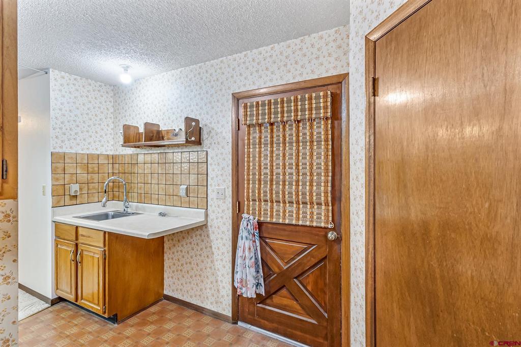 1711 Purdy Mesa Road Property Photo 12