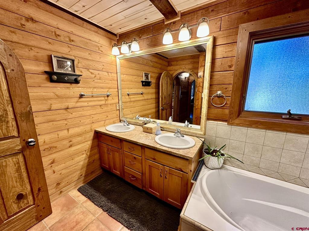 1425 N Highway 149 Property Photo 14