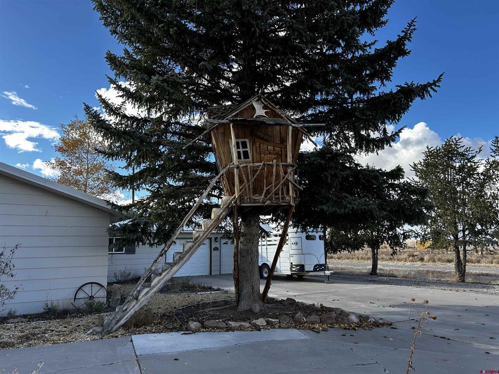 563 Pine Street Property Photo 18
