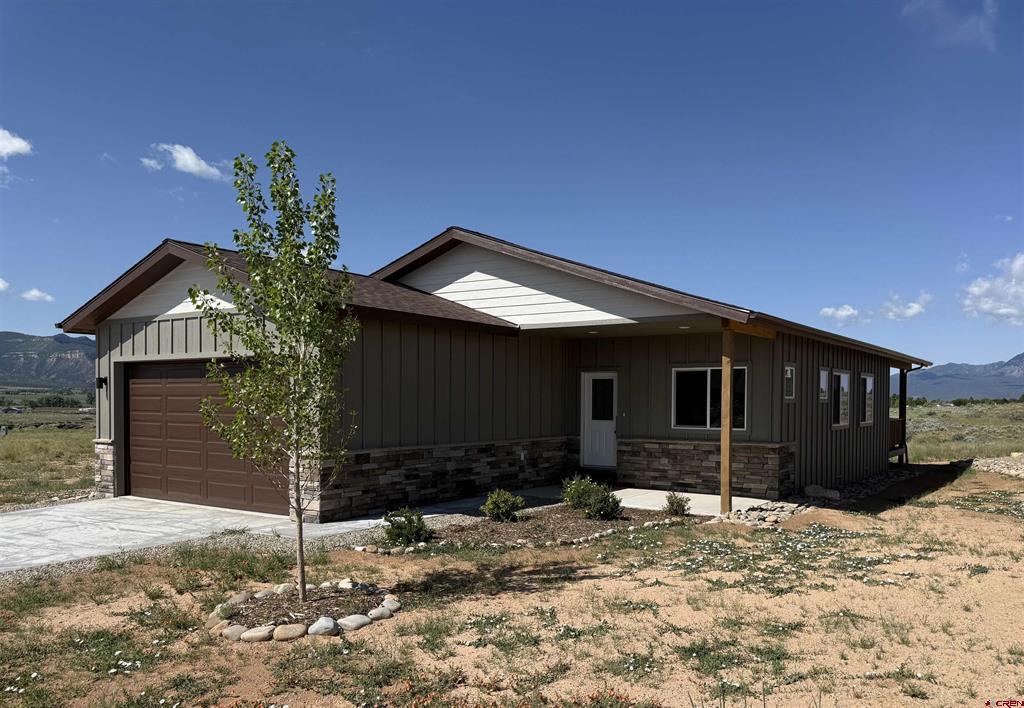 1013 Bluffs Boulevard Property Photo 1
