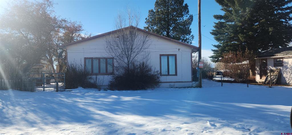 695 Greenleaf