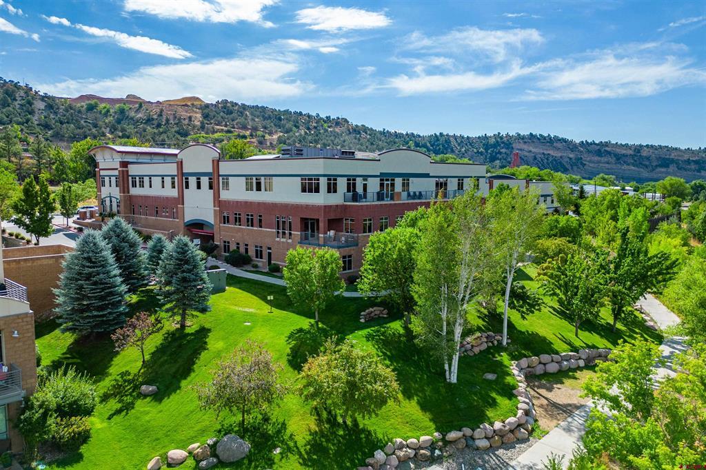 575 Rivergate Lane Property Photo 2