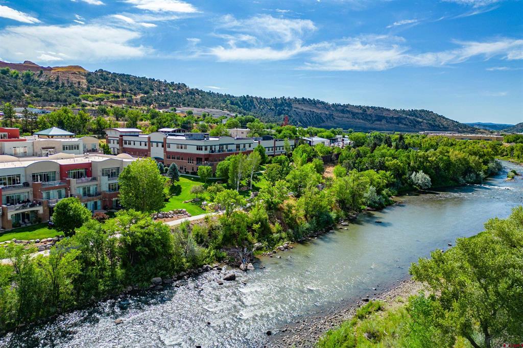 575 Rivergate Lane Property Photo 4