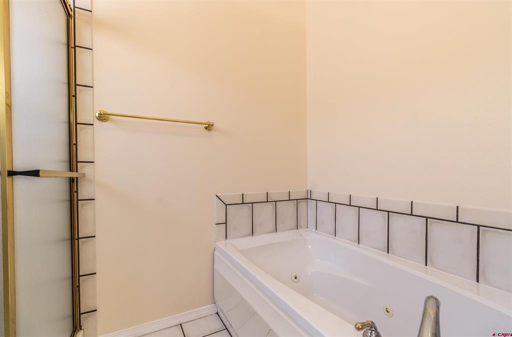 5713 Pinehurst Drive Property Photo 6