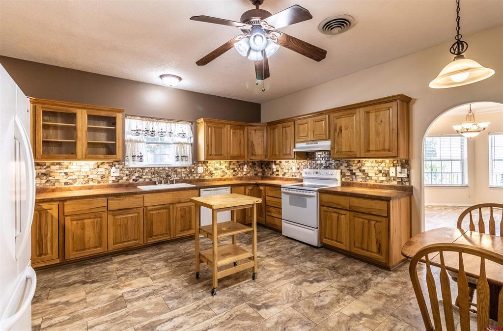 5713 Pinehurst Drive Property Photo 12