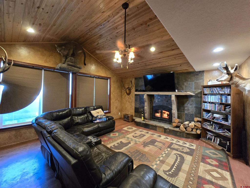 4189 Crowther Lane Property Photo 4