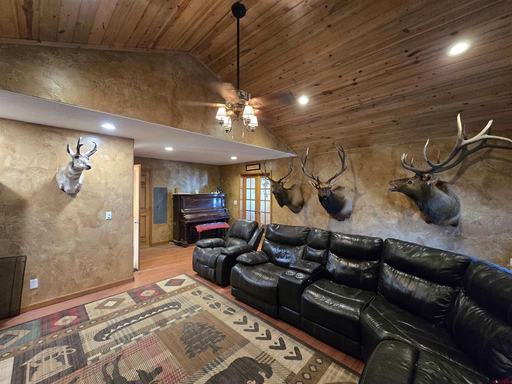 4189 Crowther Lane Property Photo 6
